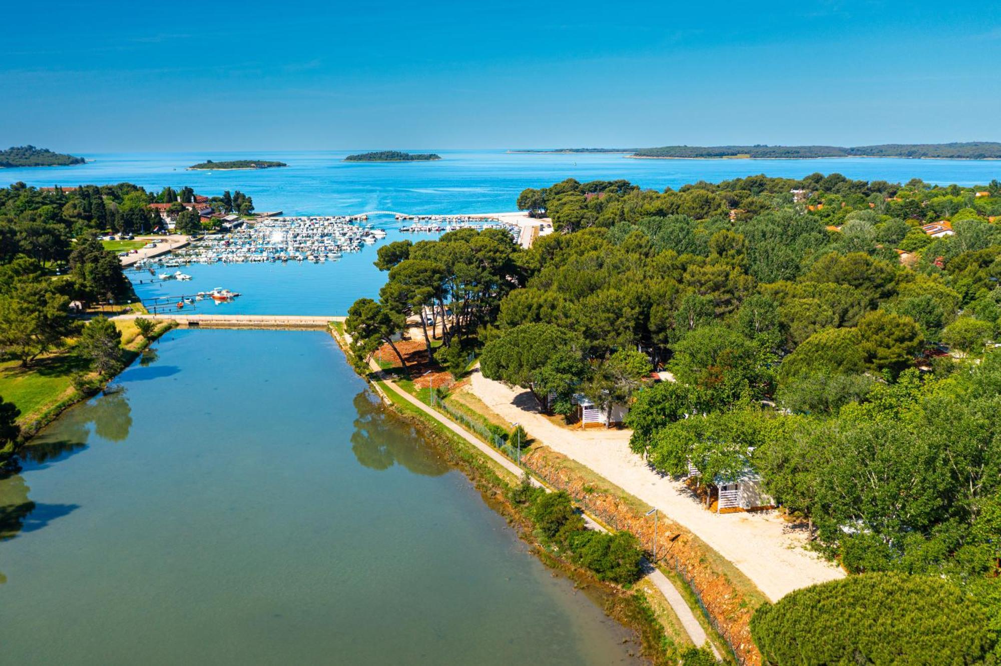 Počitniški park Centre Bi Village 4*